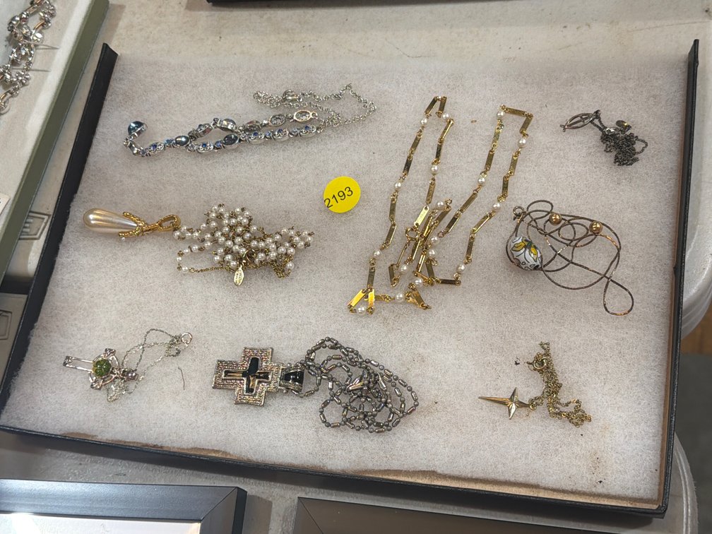 LOT OF NECKLACES