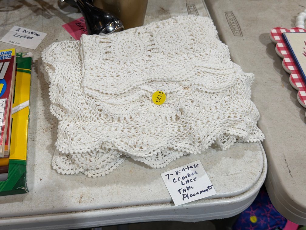 (7) VINTAGE CROCHET LACE TABLE PLACEMATS