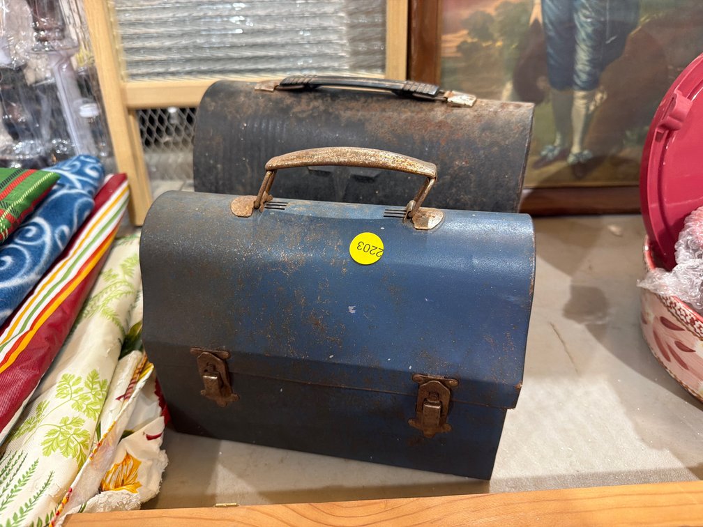 2 VINTAGE METAL LUNCHBOXES