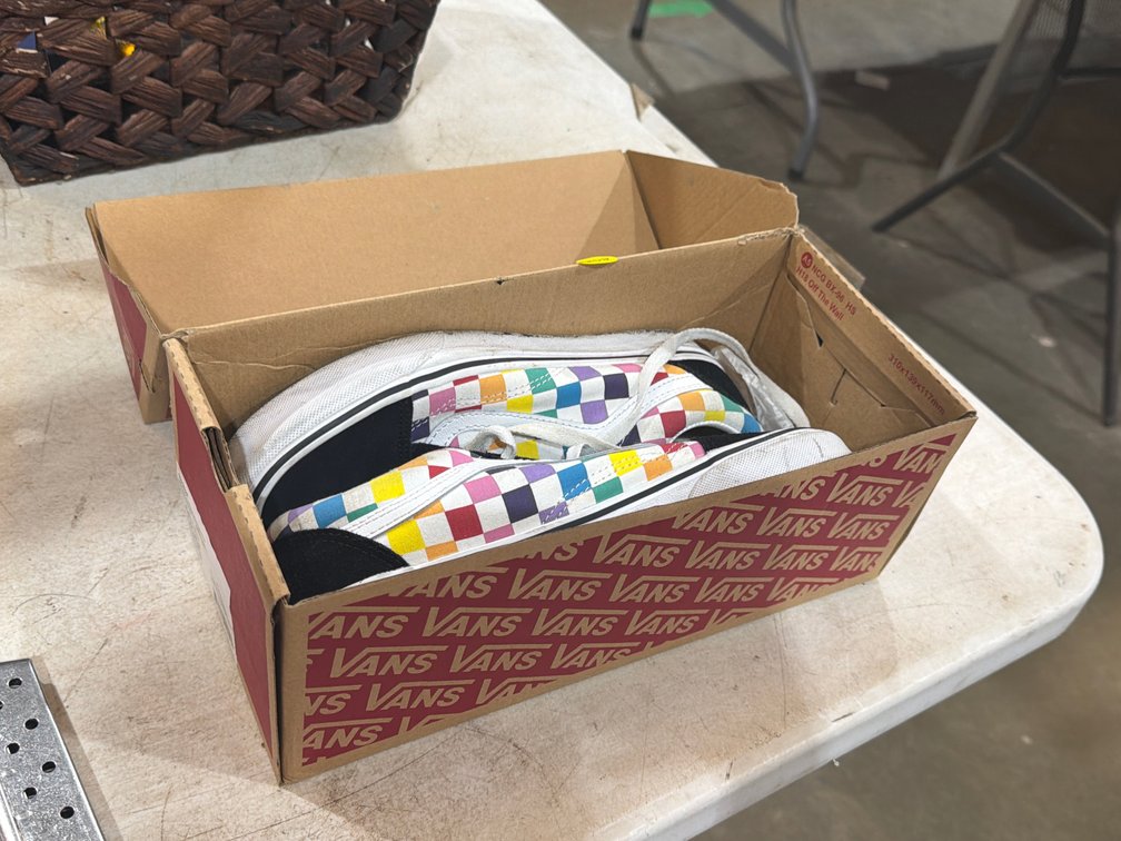 VANS SHOES MENS SIZE 6