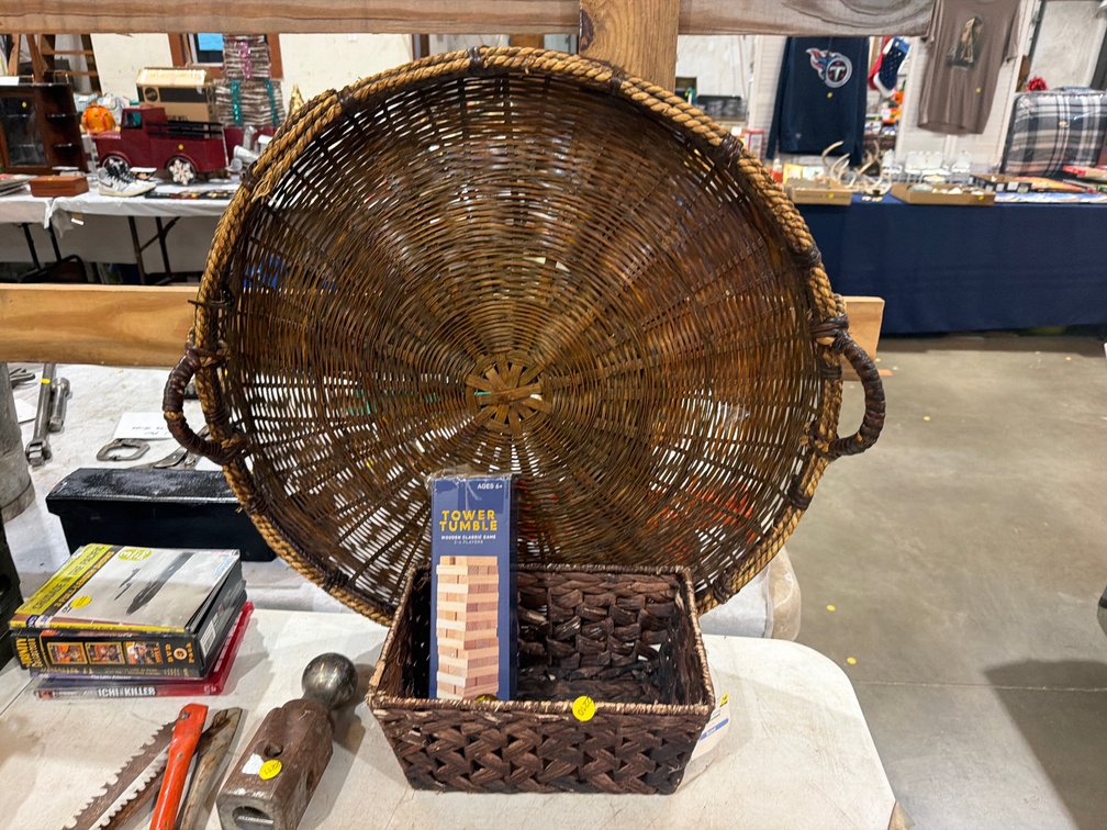TWO BASKETS AND TOWER GAME