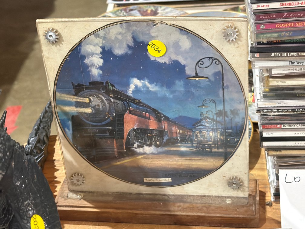 TRAIN DECOR
