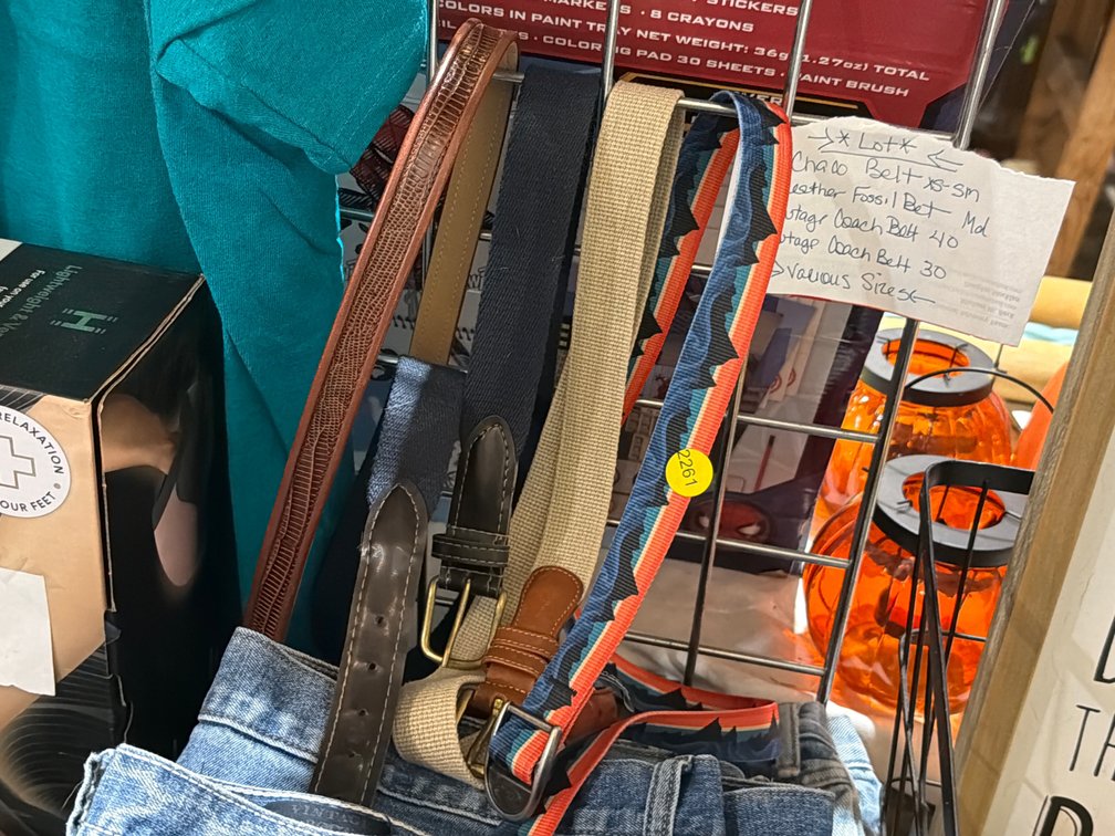 LOT OF VARIOUS SIZE KIDS BELTS