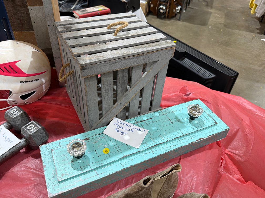 WOODEN CRATE & AQUA WALL HANGER