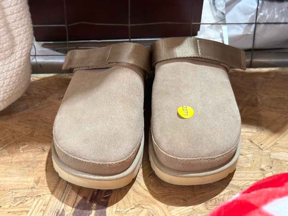 UGG SHOES SIZE 12