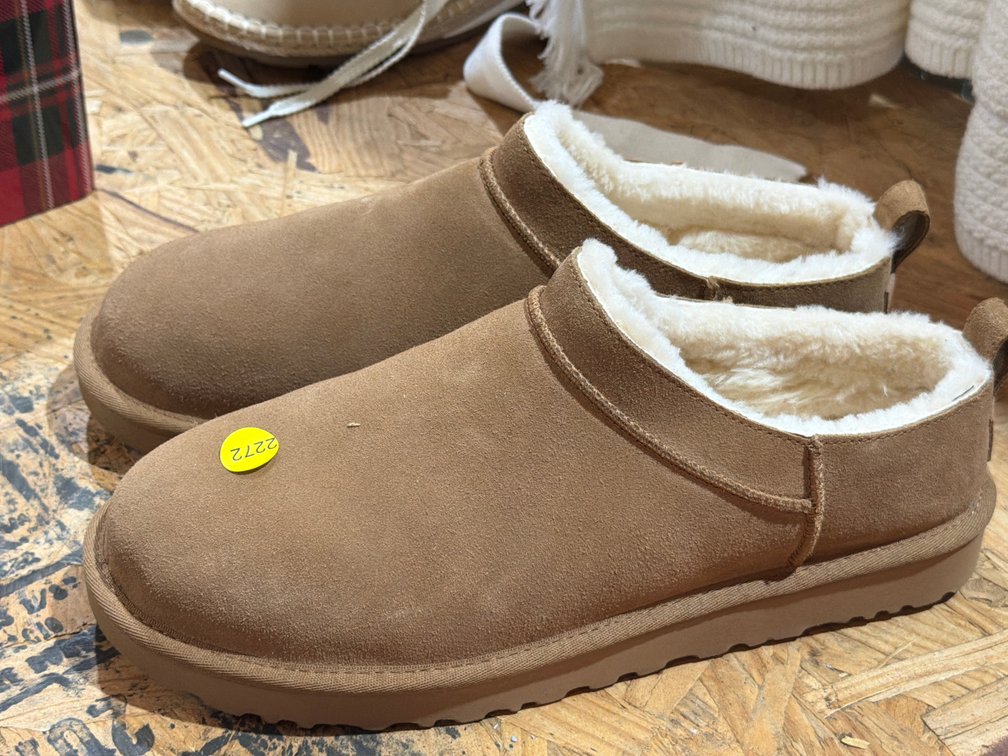 UGG SHOES SIZE 12
