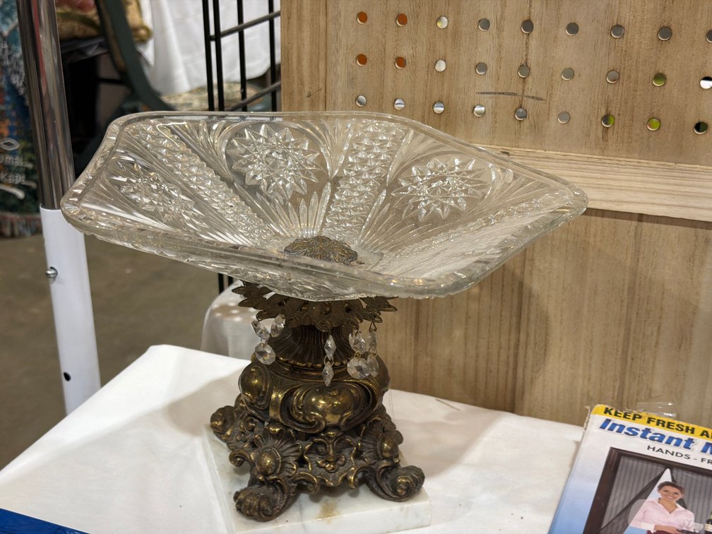 VINTAGE CENTERPIECE BOWL