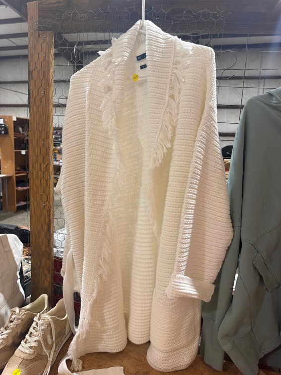 WOMENS SWEATER