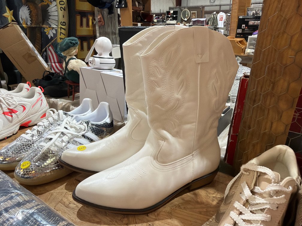 WOMENS BOOTS SIZE 12