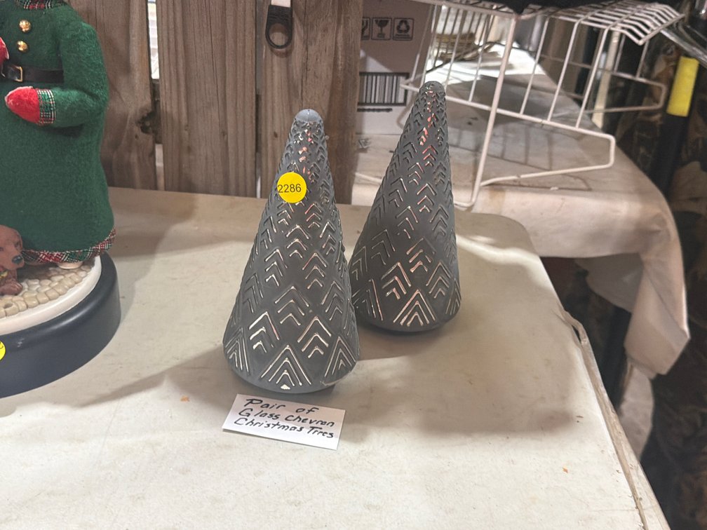 PAIR OF GLASS CHEVRON CHRISTMAS TREES