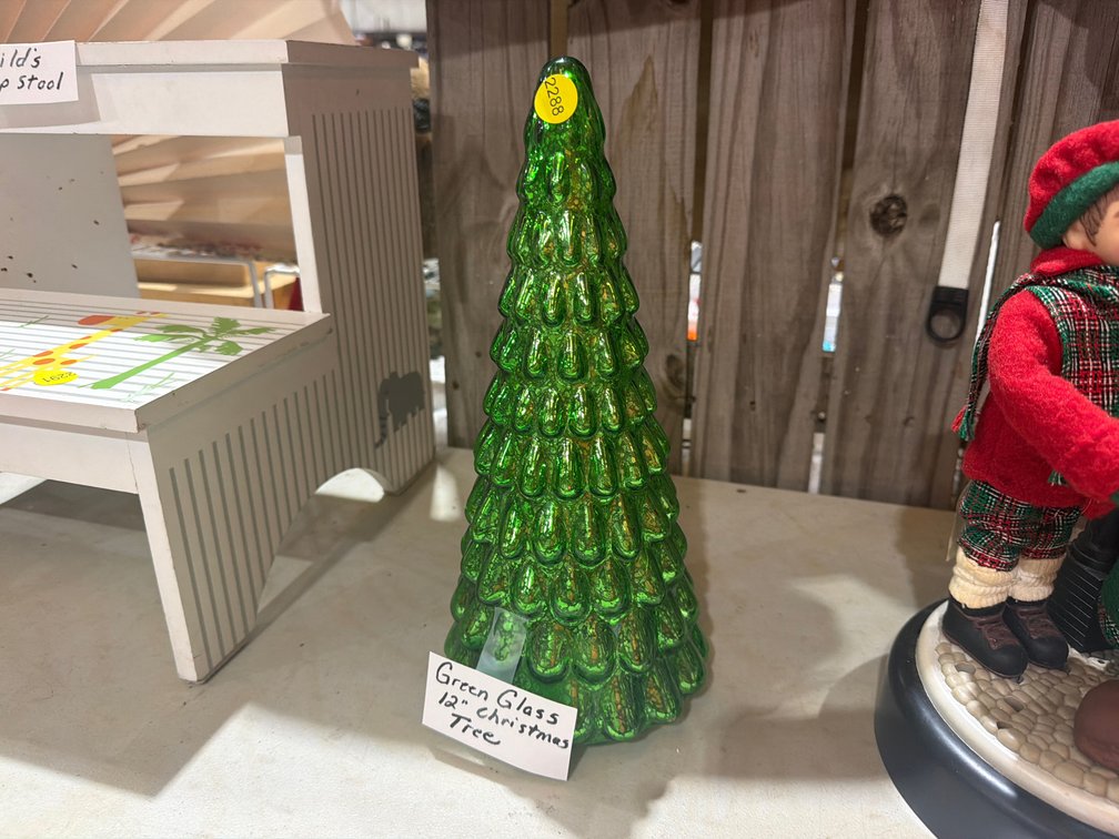 12” GREEN GLASS CHRISTMAS TREE