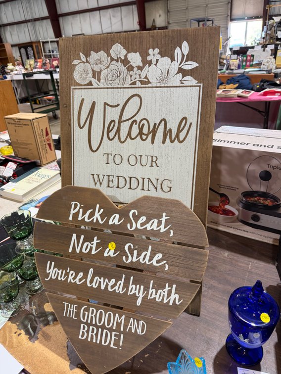 WOODEN WEDDING DECOR