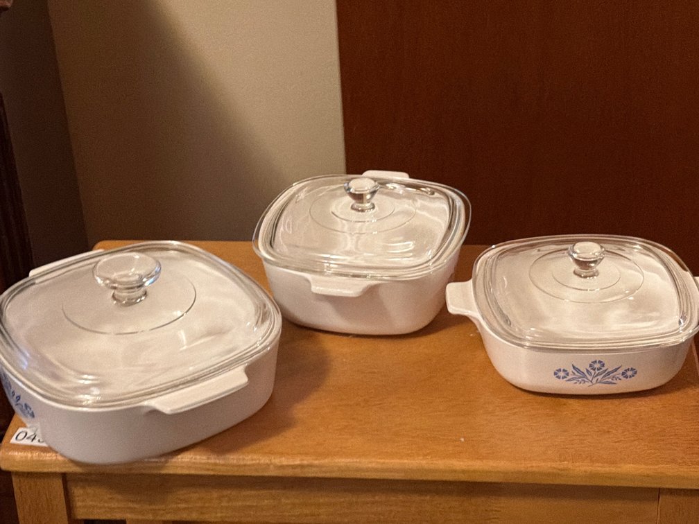 (3) CORNING WARE BOWLS WITH LIDS