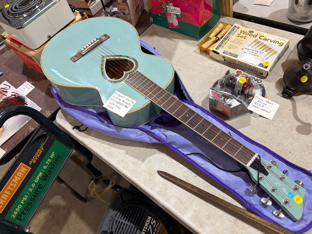 JJ HEART ACOUSTIC GUITAR W/ CASE