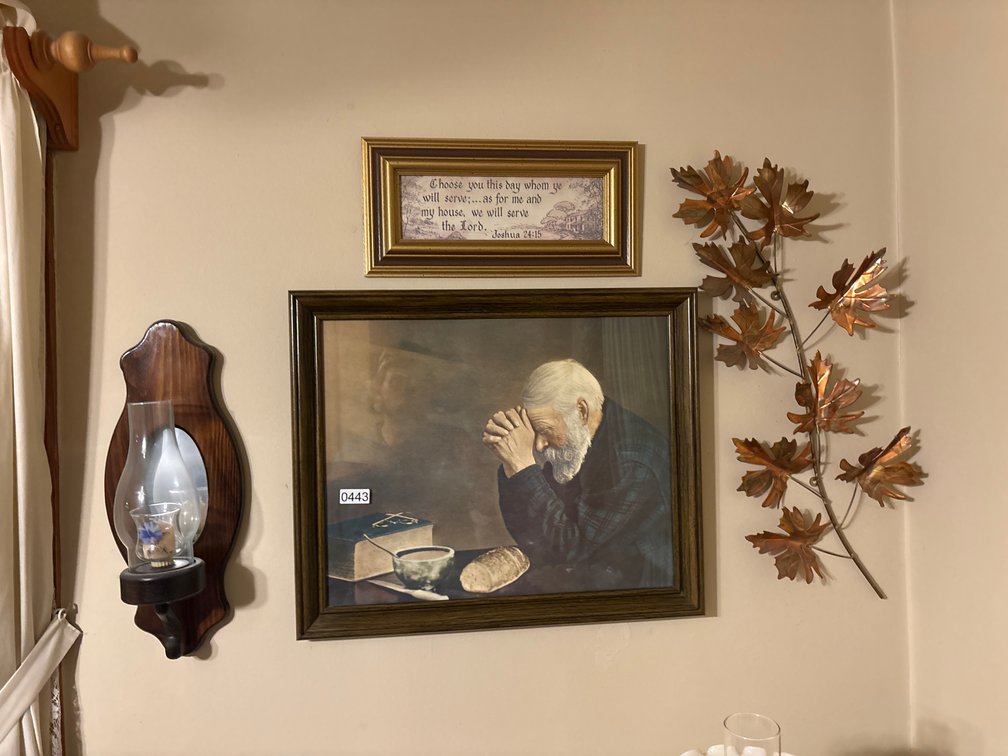 LOT OF DECOR
