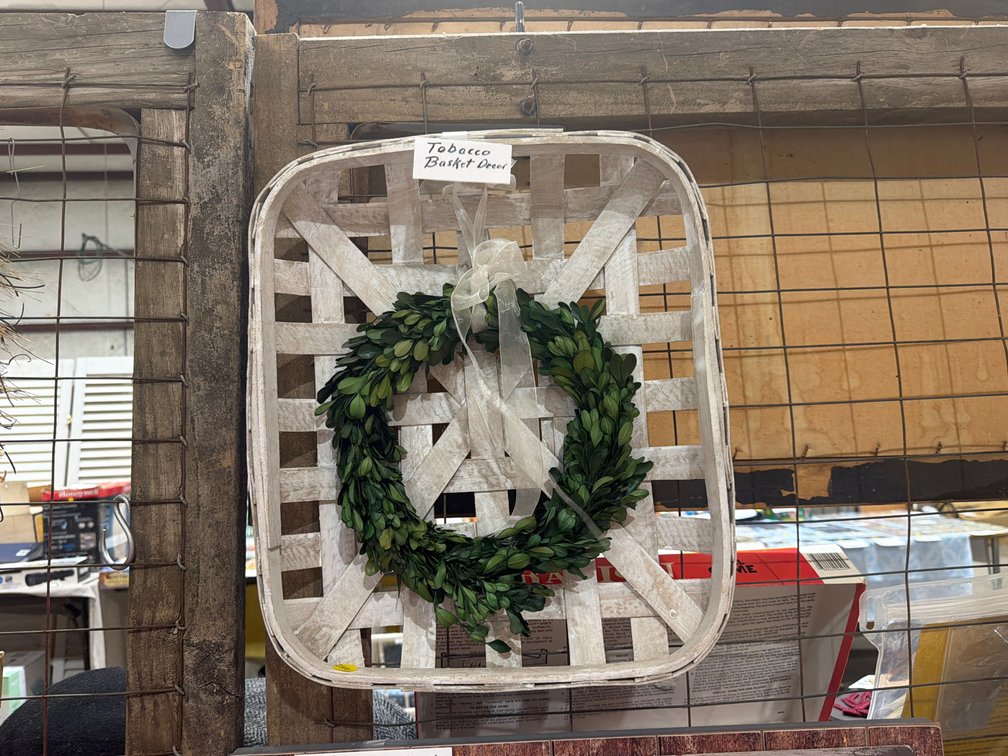 TOBACCO BASKET DECOR