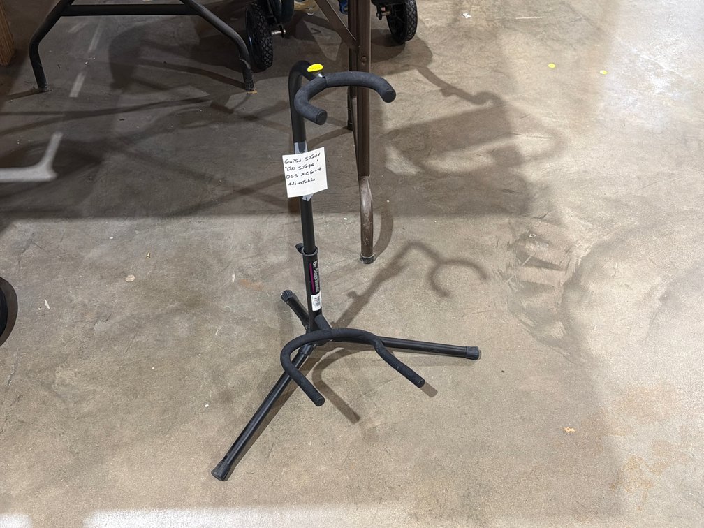 GUITAR STAND