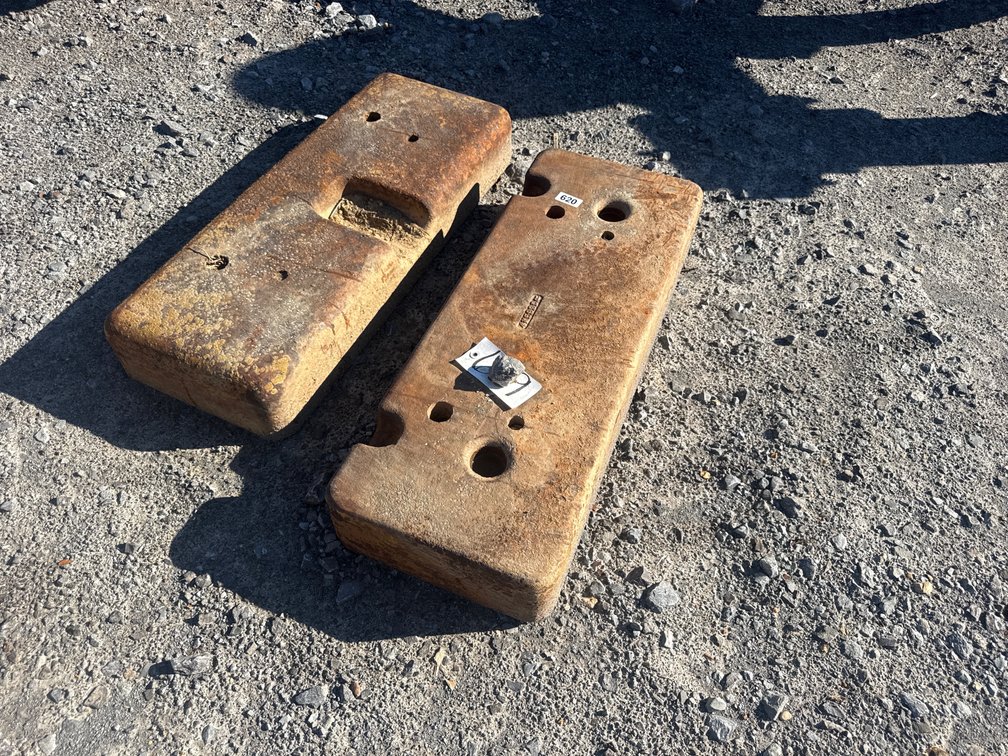 (2) WEIGHT BLOCKS