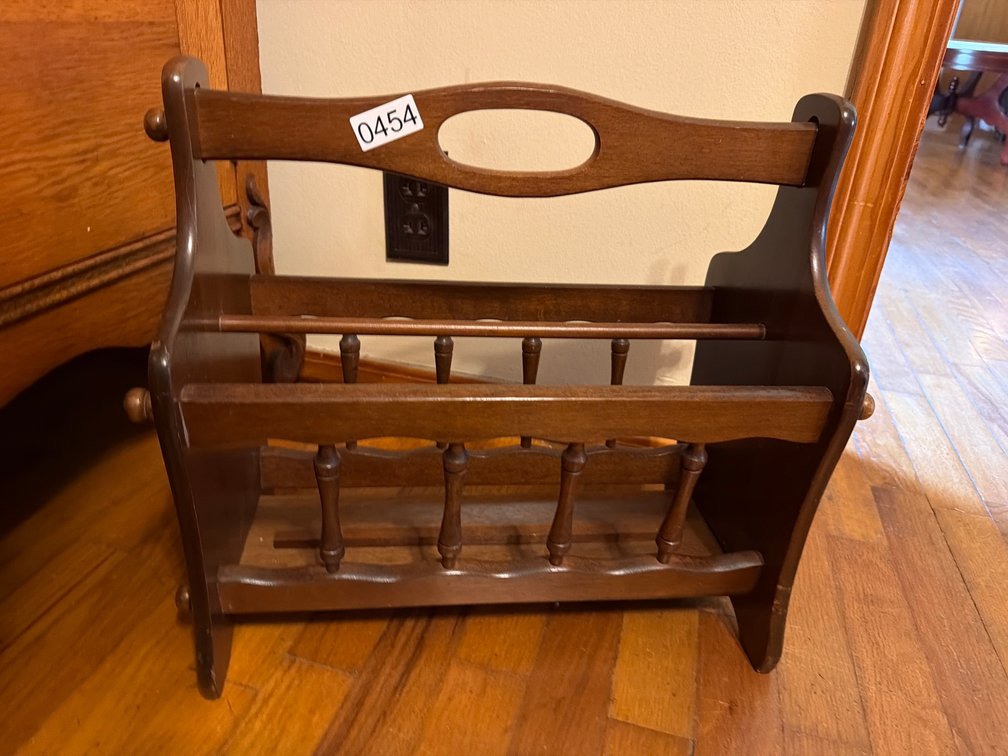 MAGAZINE RACK