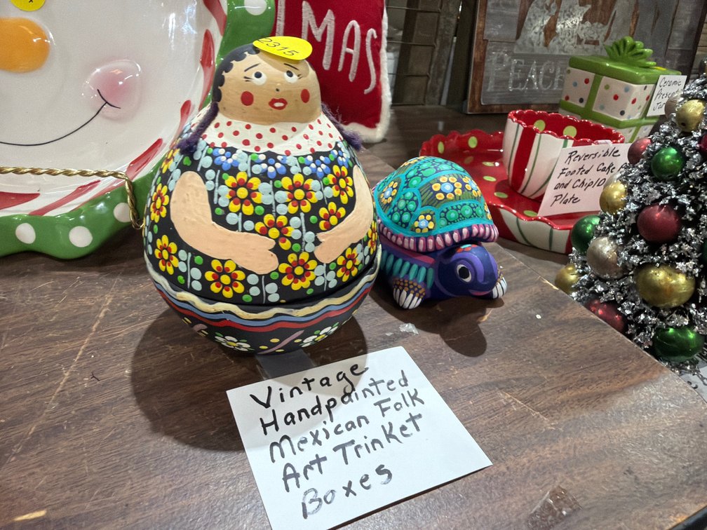 VINTAGE HAND PAINTED MEXICAN FOLK ART TRINKET BOXES