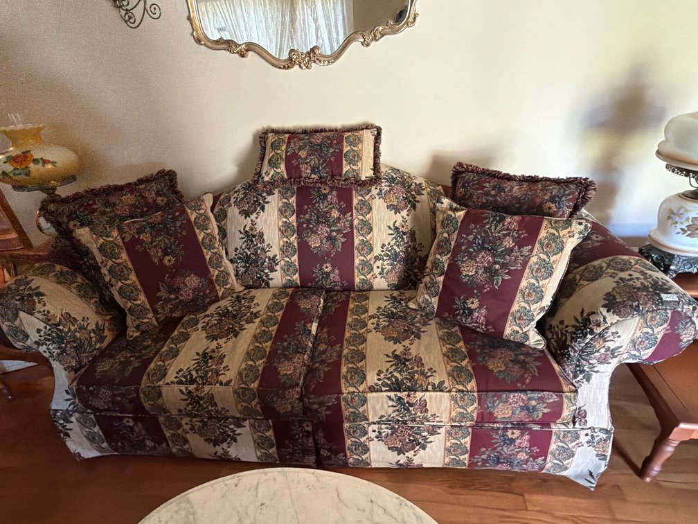 NICE SOFA