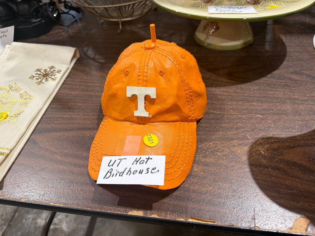 TN VOLS HAT BIRDHOUSE