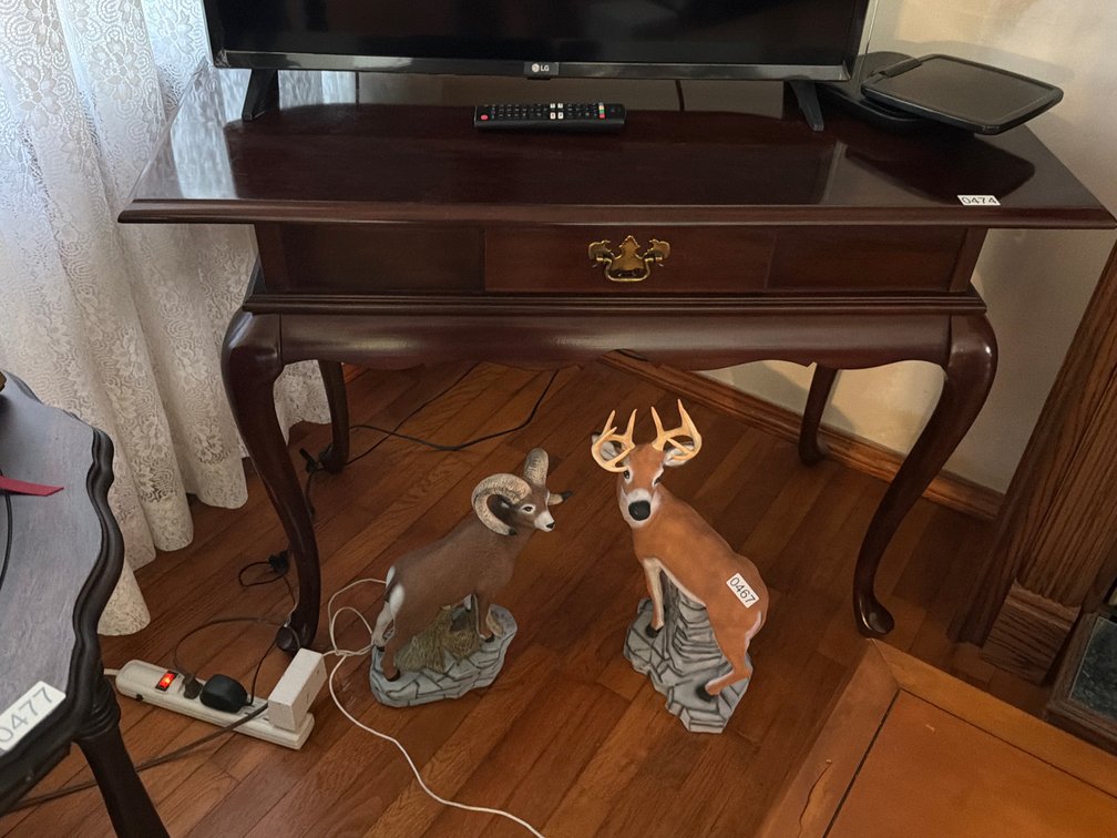 SOFA TABLE