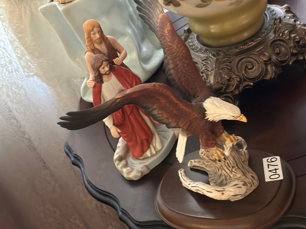 LOT OF DECORATIVE FIGURES