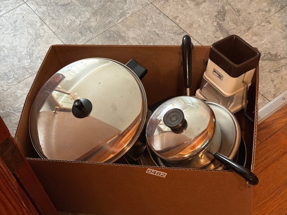LOT OF COOKWARE