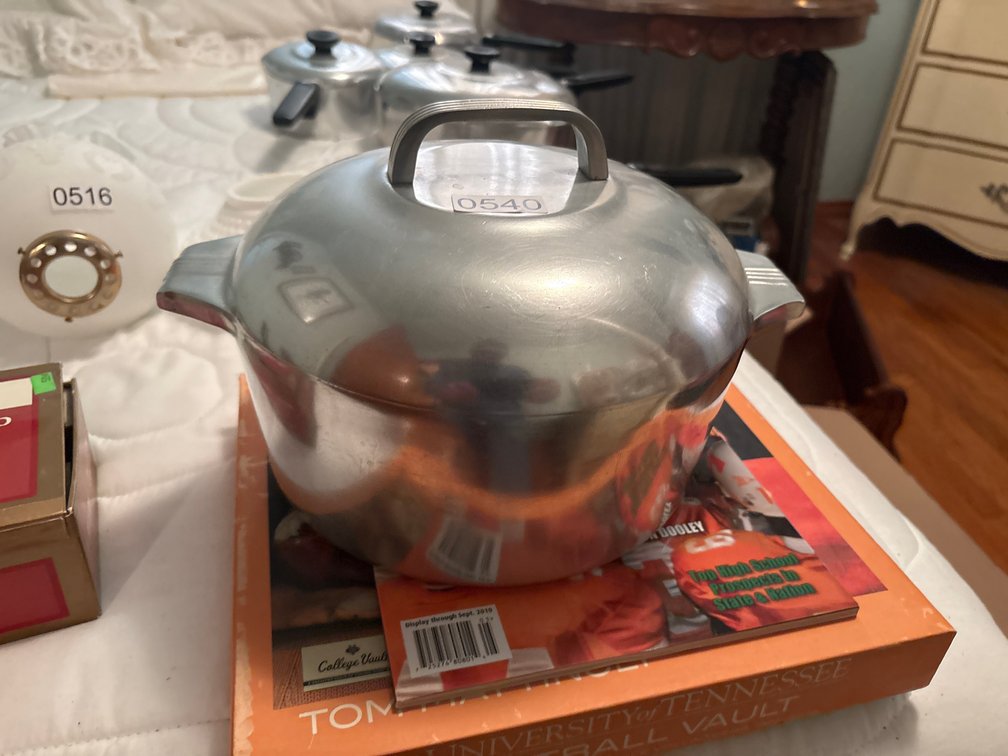 VINTAGE WAGNER MAGNALITE COOKER