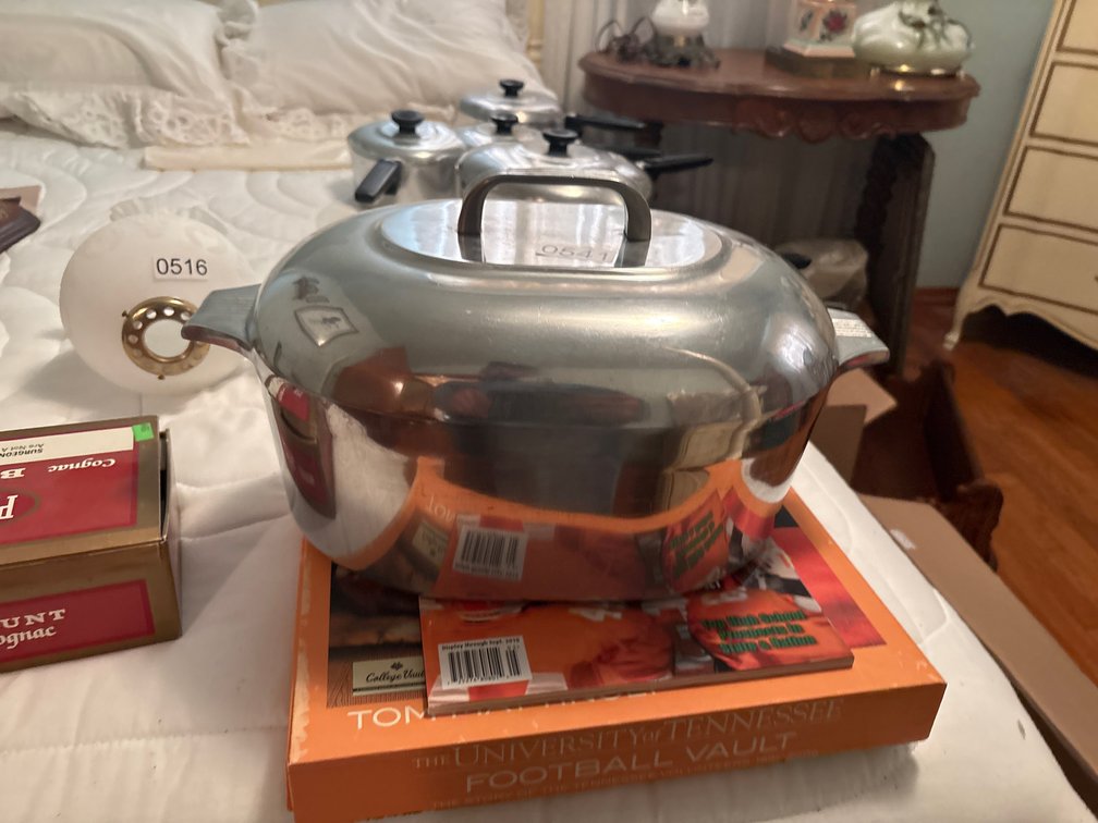 VINTAGE WAGNER MAGNALITE COOKER