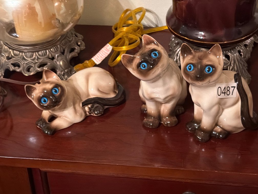 VINTAGE CAT FIGURES