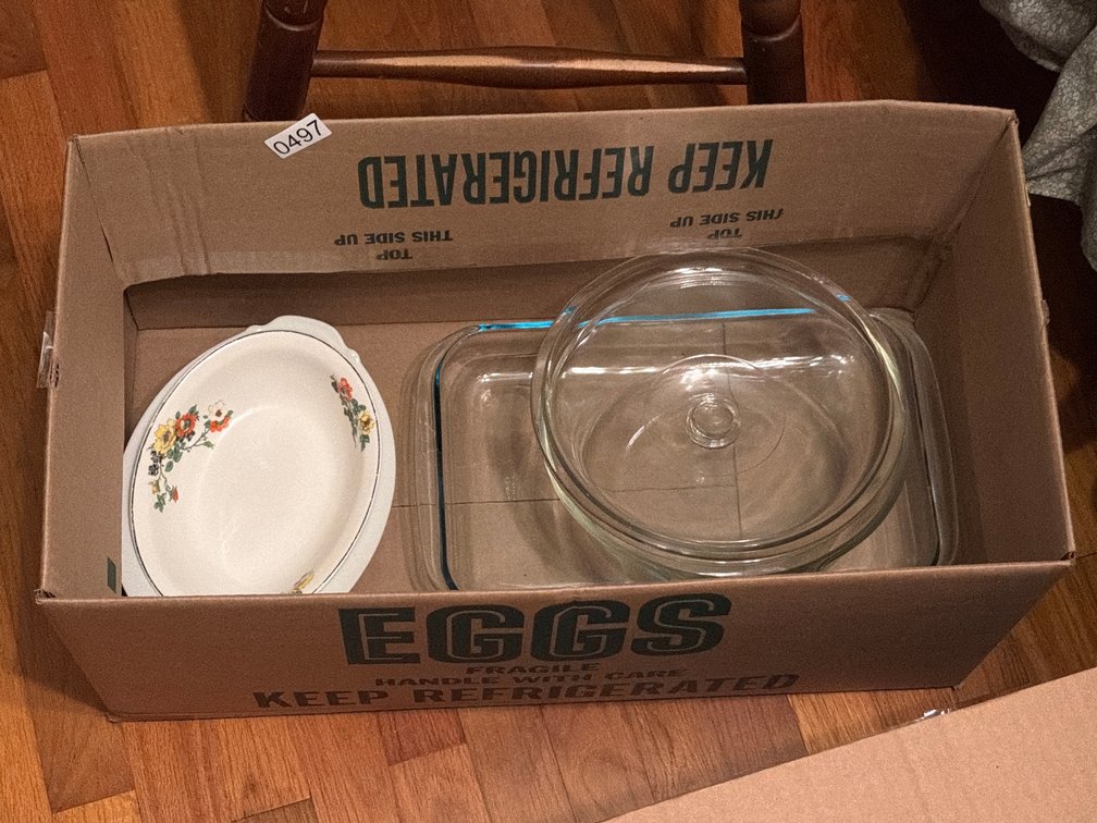 VINTAGE BAKEWARE AND DISHES