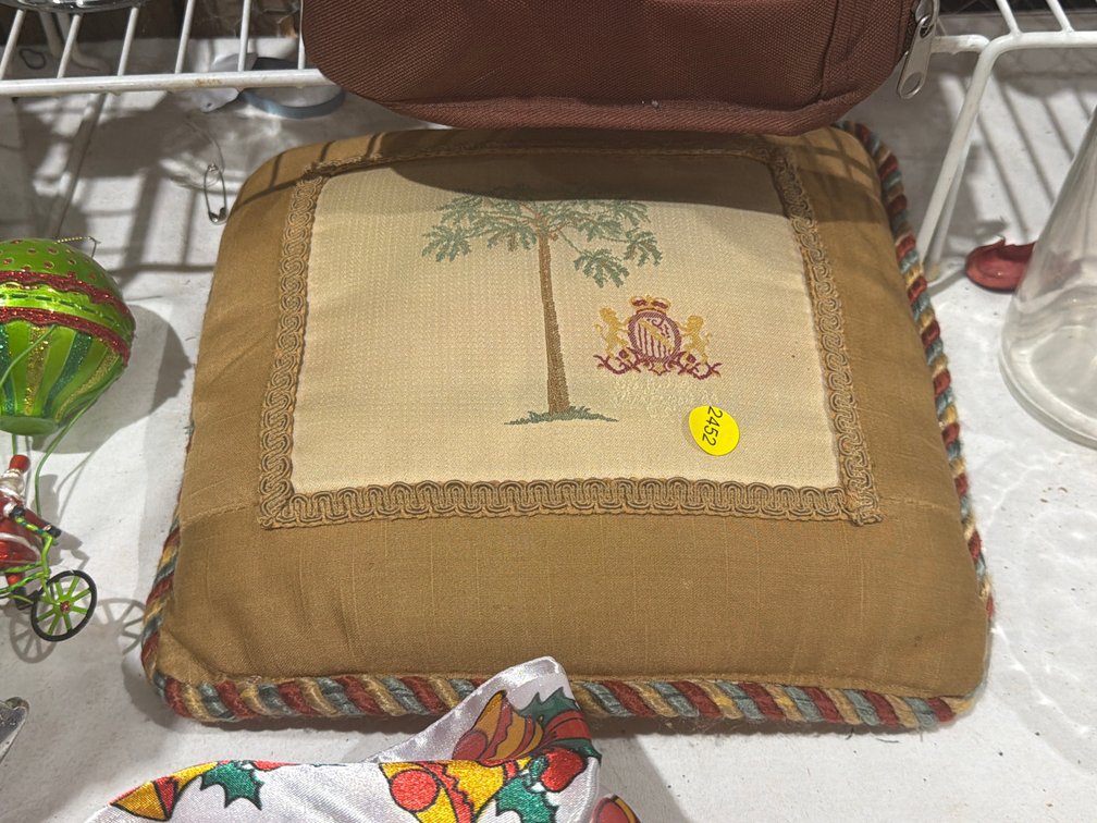 VINTAGE PILLOW