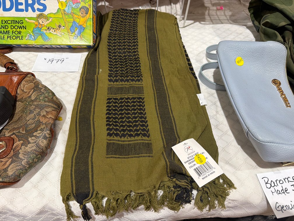GREEN SCARF