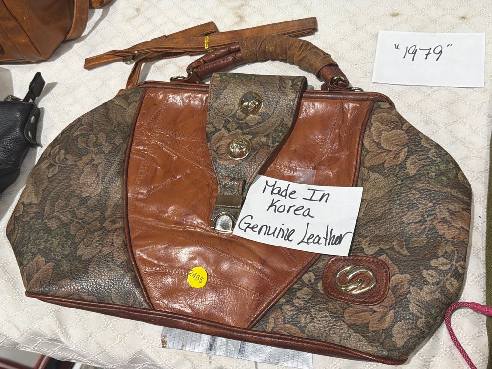 LEATHER PURSE