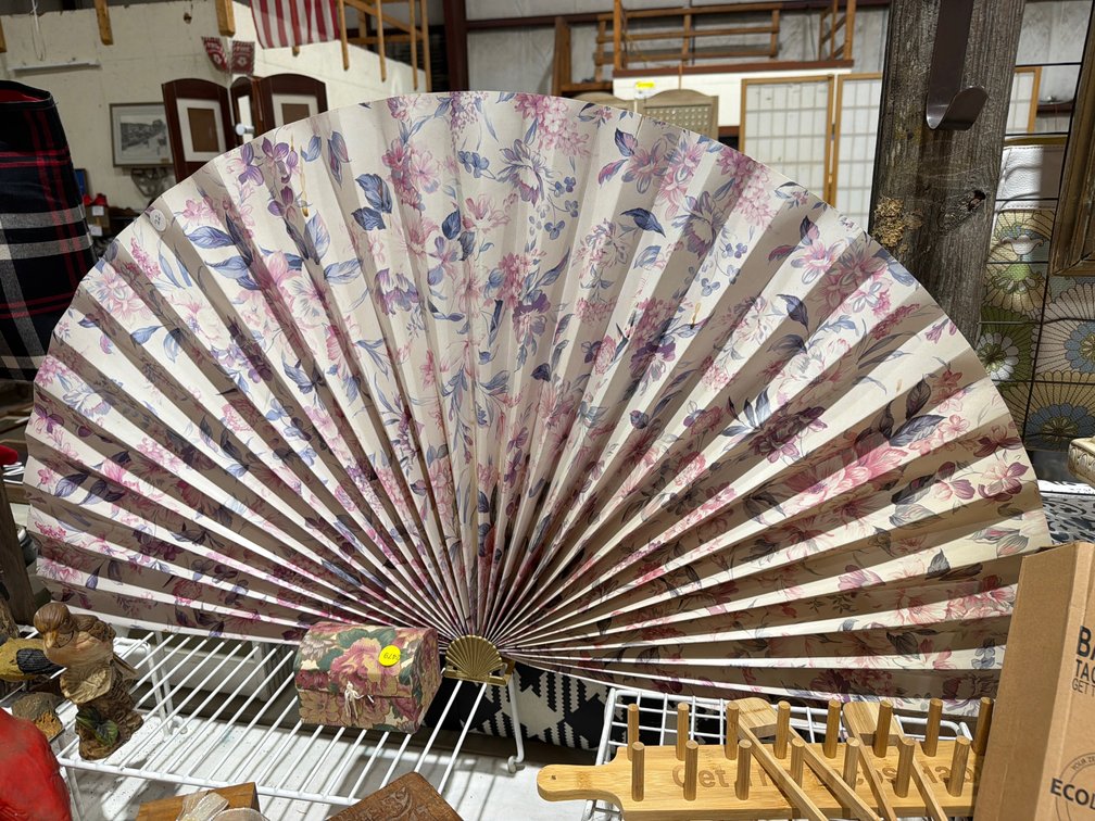 FLORAL FAN AND SMALL BOX