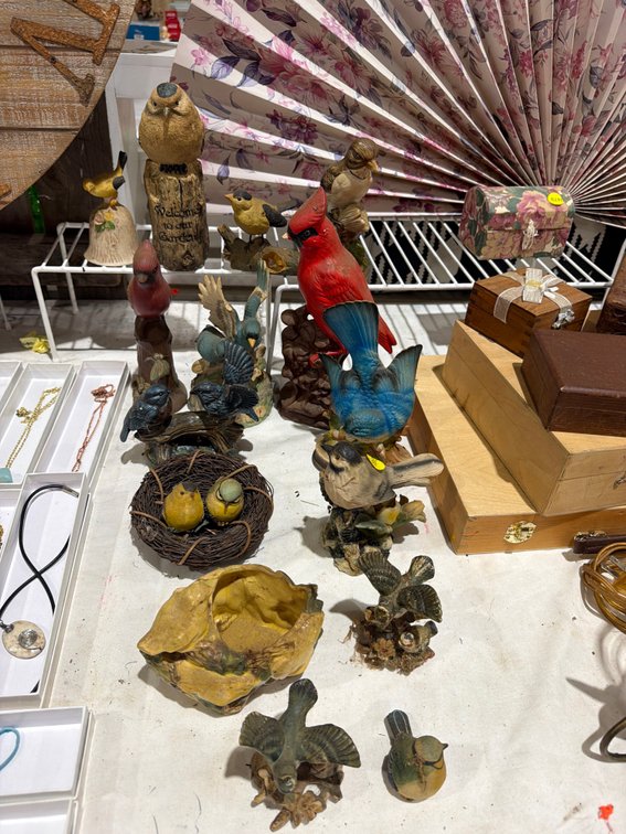 LOT OF BIRD FIGURINES