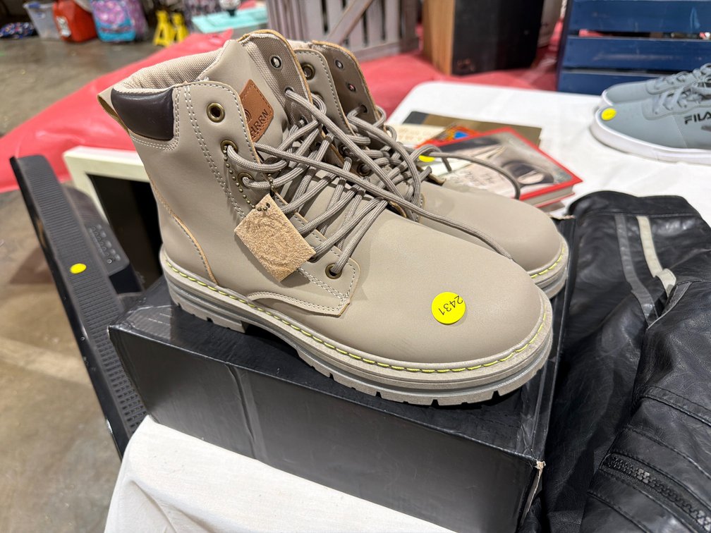 SIZE 10 BOOTS