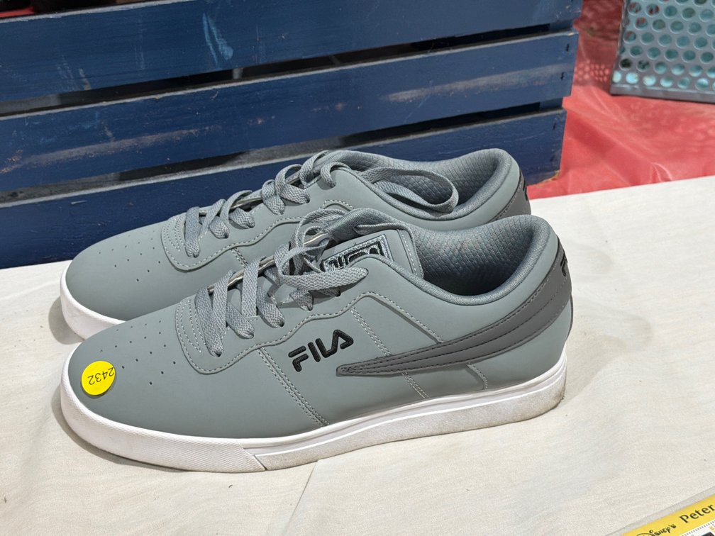 SIZE 8.5 FILA SHOES