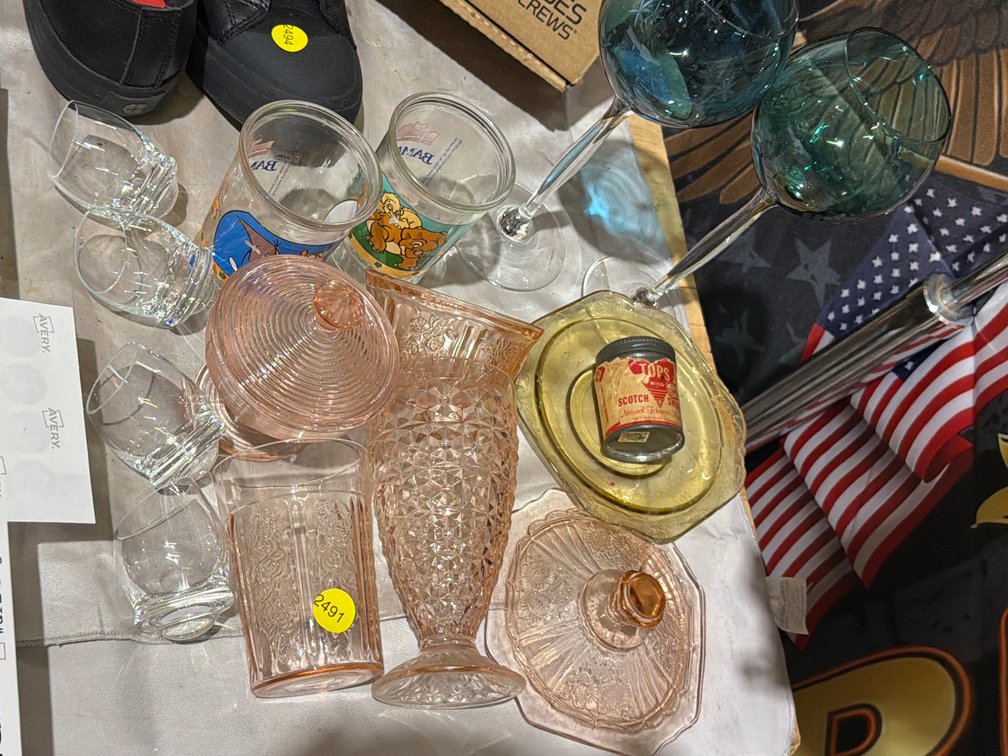 LOT OF GLASS WARE