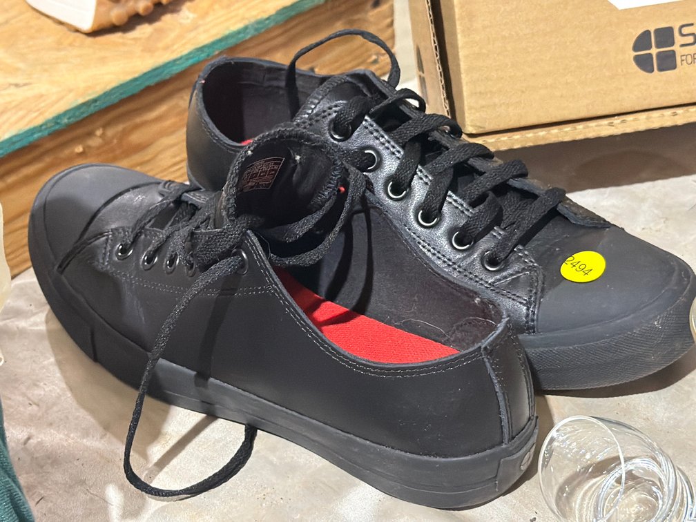 WORK SAFE SHOES SIZE M 8 / W9.5
