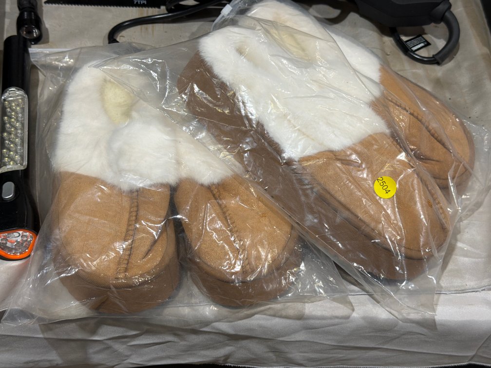 TWO PAIRS OF WOMENS SHOES SIZES 6.5 & 9.5