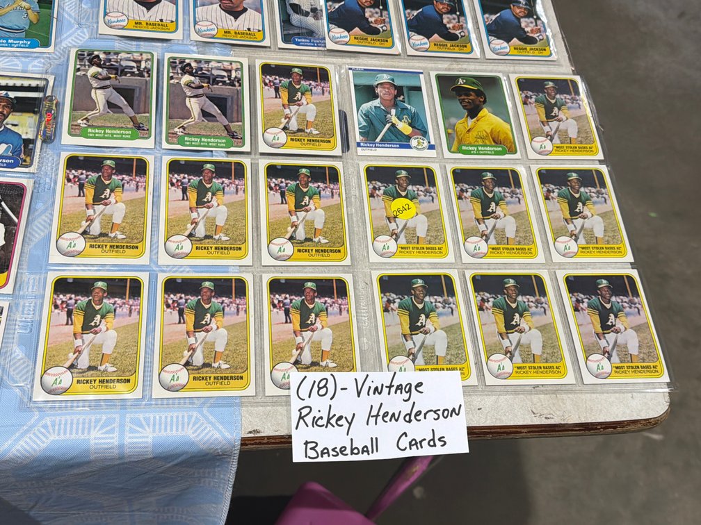 18 VINTAGE RICKEY HENDERSON BASEBALL CARDS