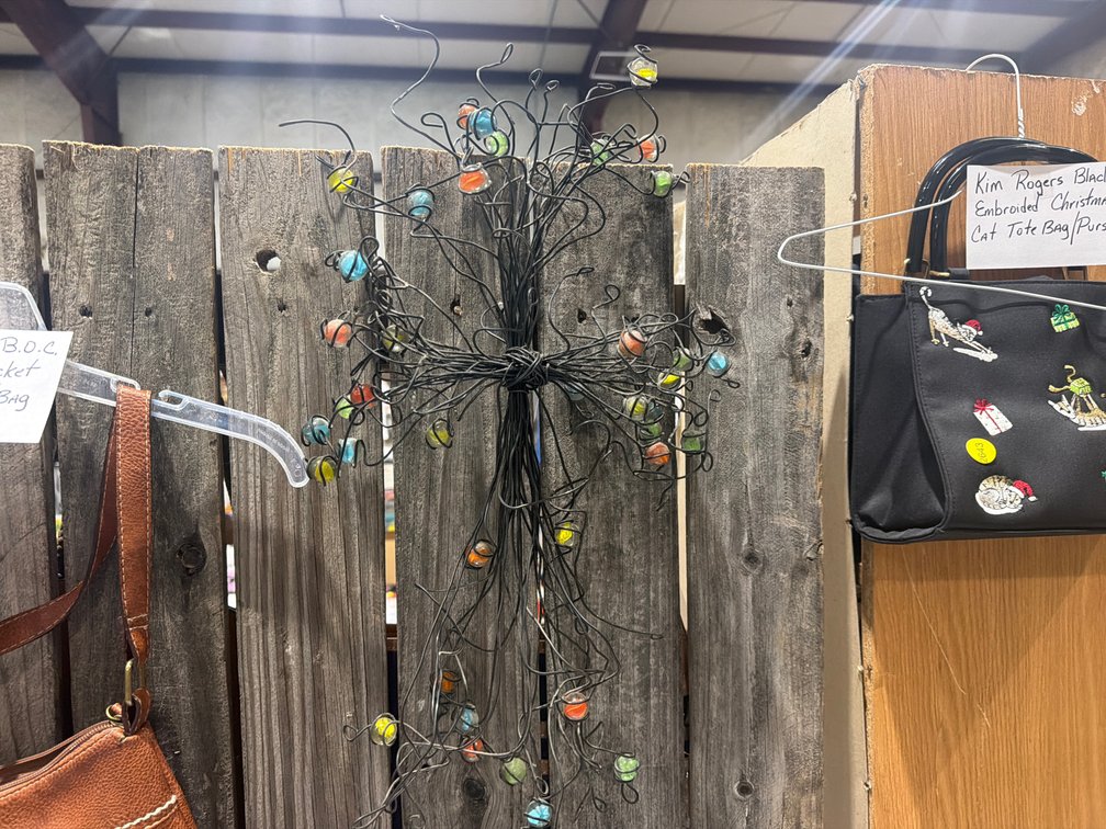 METAL CROSS DECOR