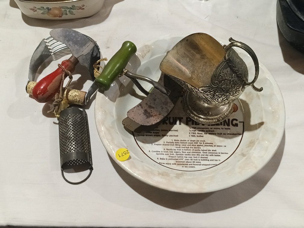 VINTAGE KITCHEN TOOLS AND PIE PLATE