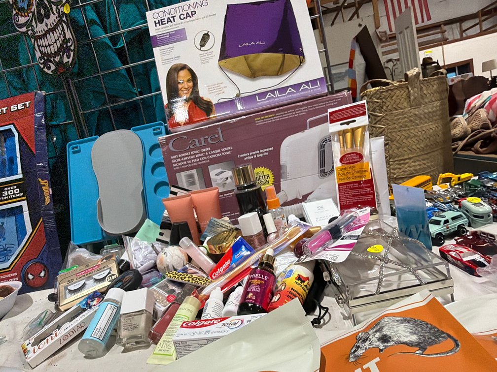 LOT OF BEAUTY PRODUCTS