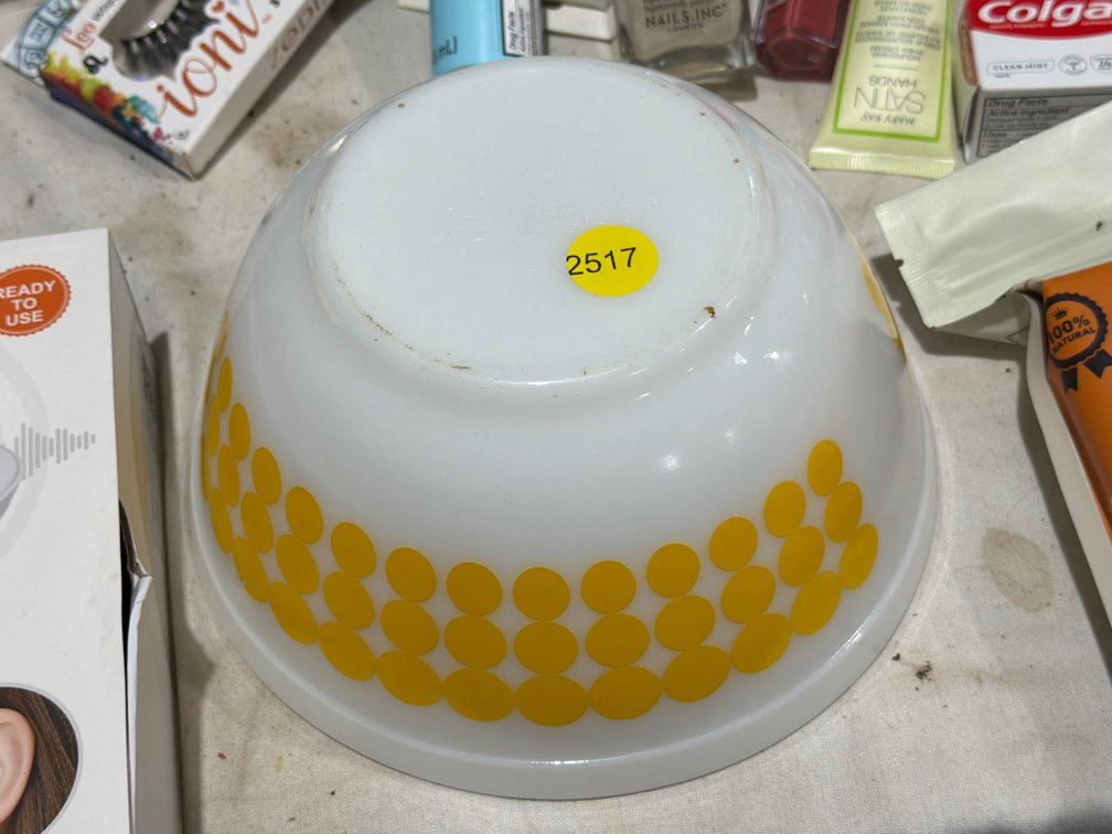 PYREX BOWL YELLOW POLKA DOT PATTERN