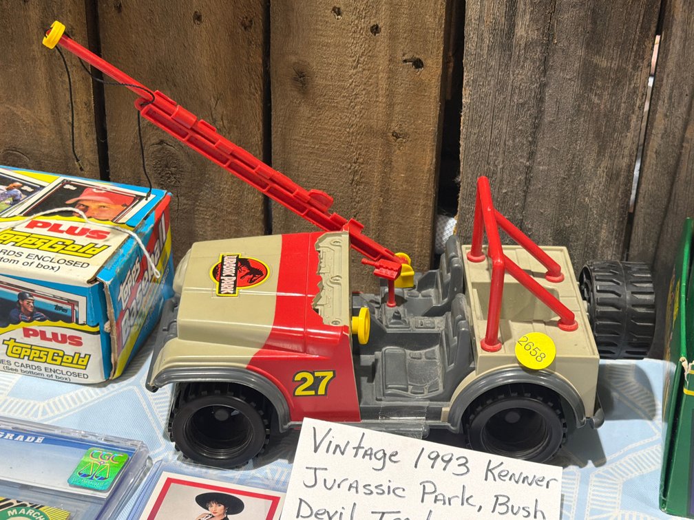VINTAGE 1993 KENNER JURASSIC PARK BUSH DEVIL TRACKER TOY JEEP