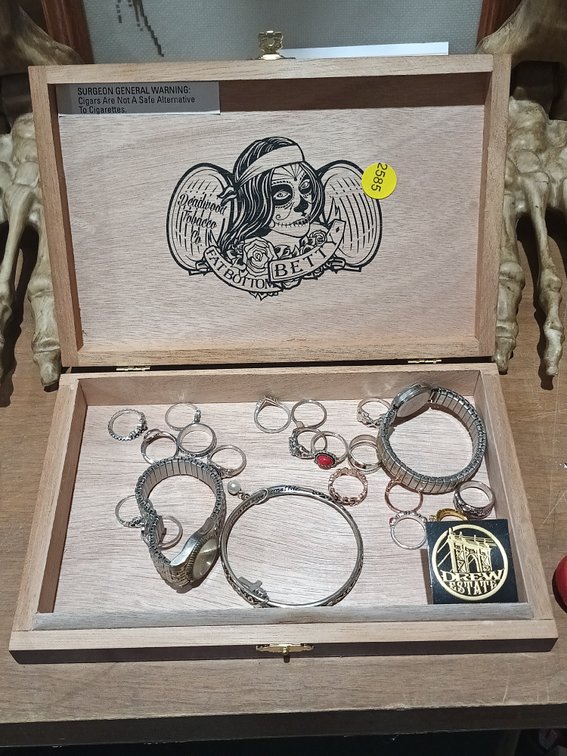 BOX OF MISC RINGS AND WATCHES
